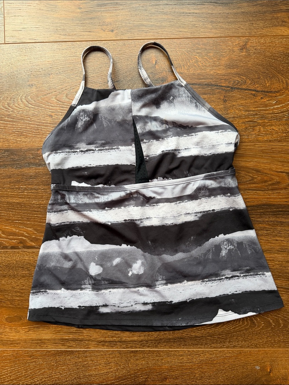 Women's Size M Tankini Top